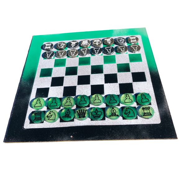 Chess Set - Green Black & White - Picture 1 of 10